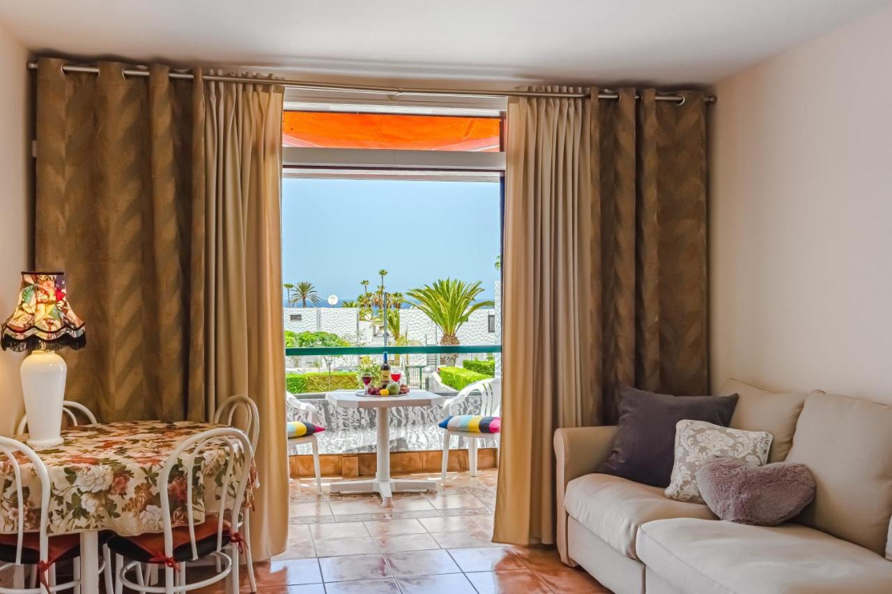 Apartment Apart America - 150 Meters From The Beach, Free Wi-Fi Арона Екстер'єр фото
