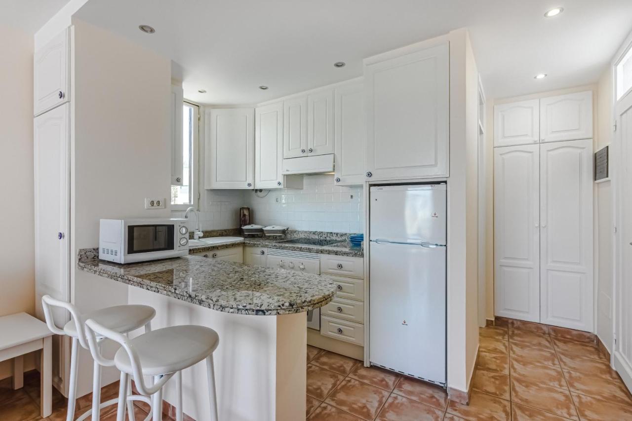 Apartment Apart America - 150 Meters From The Beach, Free Wi-Fi Арона Екстер'єр фото