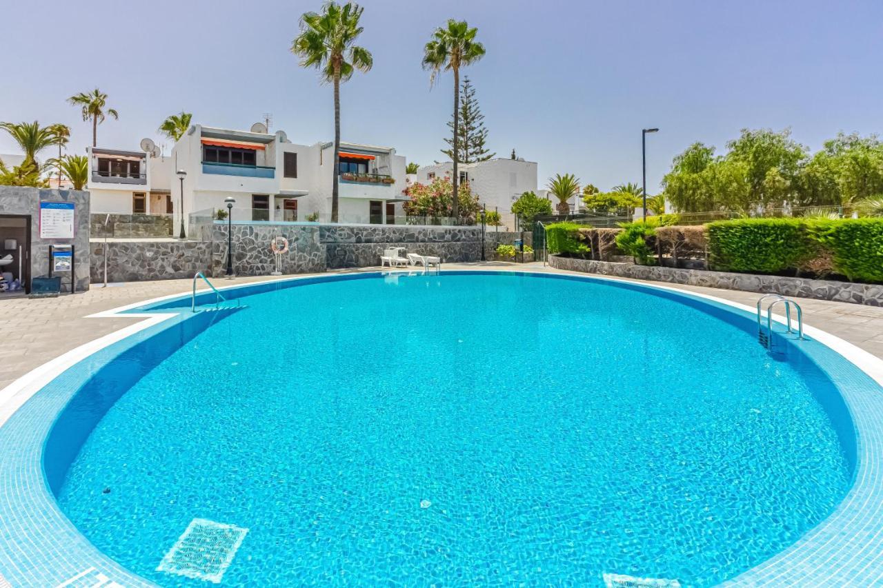 Apartment Apart America - 150 Meters From The Beach, Free Wi-Fi Арона Екстер'єр фото