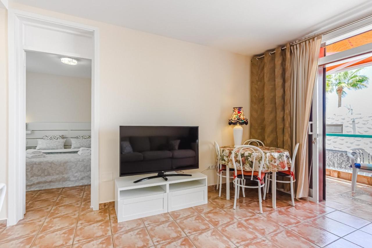 Apartment Apart America - 150 Meters From The Beach, Free Wi-Fi Арона Екстер'єр фото