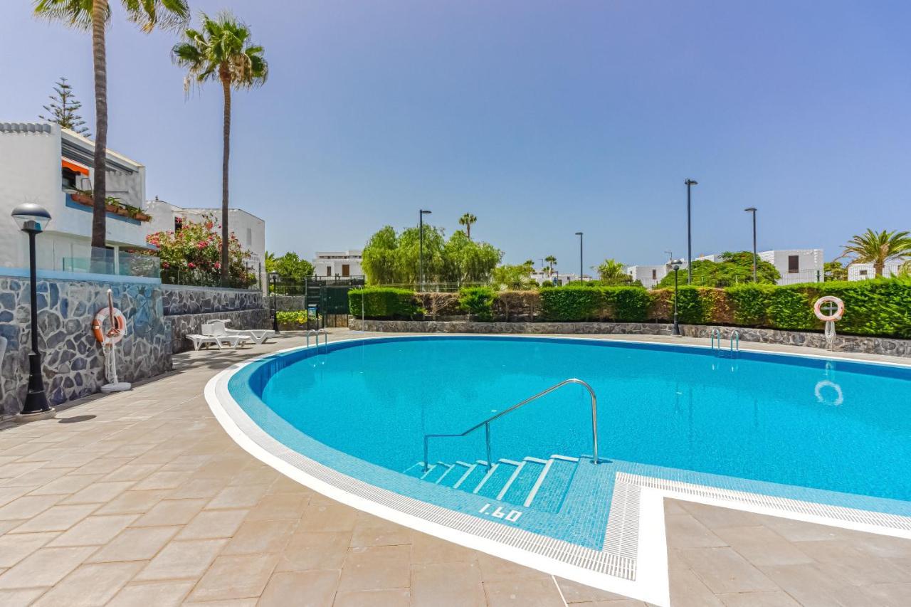 Apartment Apart America - 150 Meters From The Beach, Free Wi-Fi Арона Екстер'єр фото