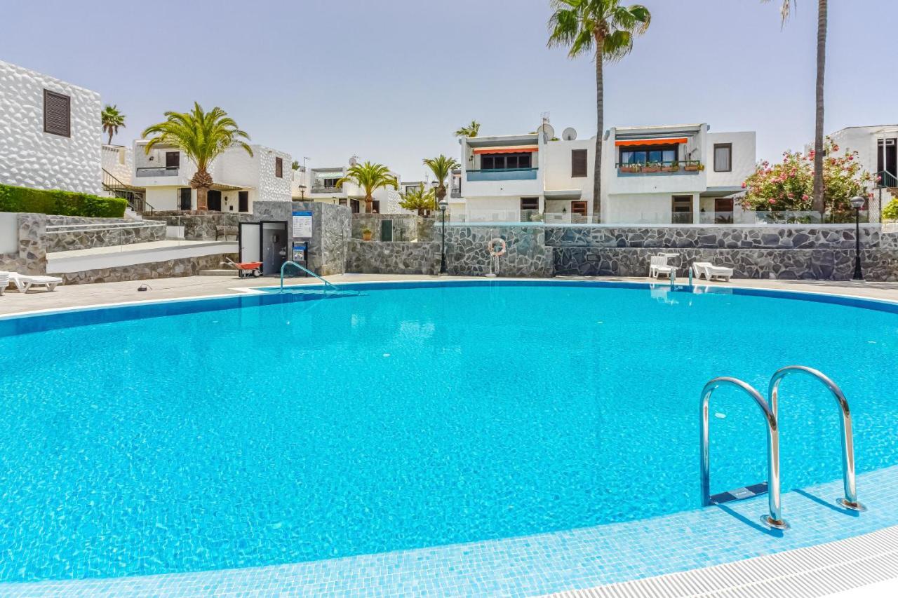 Apartment Apart America - 150 Meters From The Beach, Free Wi-Fi Арона Екстер'єр фото