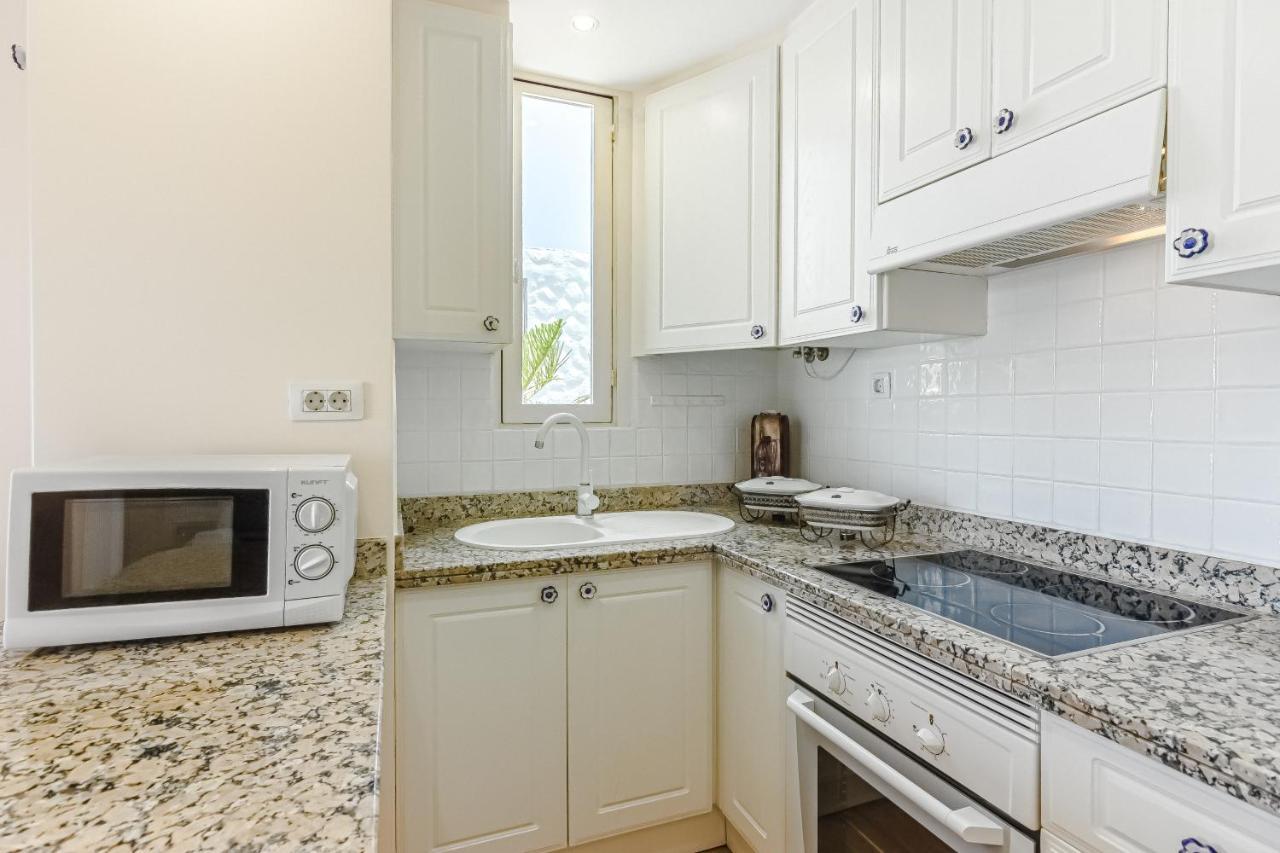 Apartment Apart America - 150 Meters From The Beach, Free Wi-Fi Арона Екстер'єр фото
